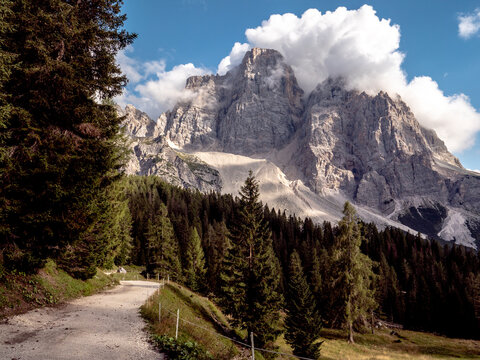 Monte Pelmo, uno dei simboli delle Dolomiti venete