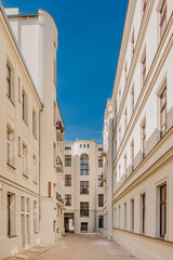 Wyremontowany dziedziniec  © rozentuzjazmowany