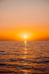 Obraz premium Coucher de soleil sur la mer méditerranée