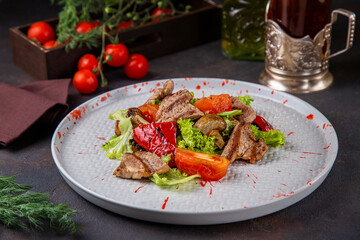 Warm salad with meat