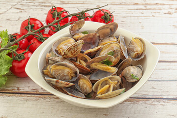 Vongole shellfish mollusc clem with butter