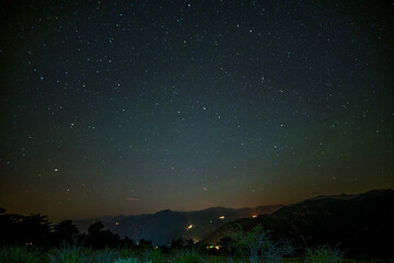 Fototapeta premium Nuit étoilée en montagne