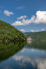 lake near tail of the dragon