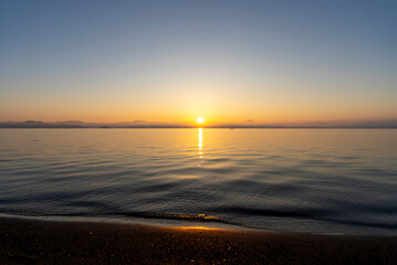 琵琶湖源氏浜からの日の出