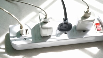 The switch is on, off, power plug, charging cable is convenient to use.