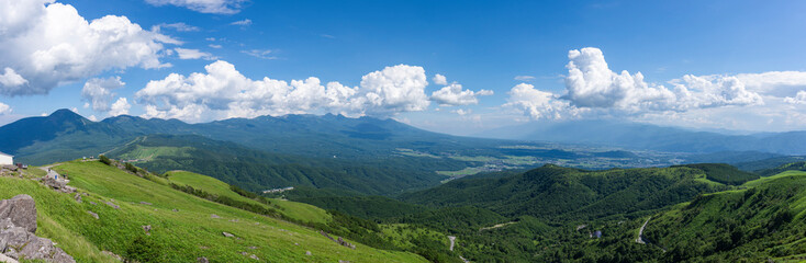 Fototapeta premium 車山山頂から見える八ヶ岳連峰や南アルプスのパノラマ風景