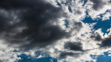 Obraz premium Clouds on the blue sky