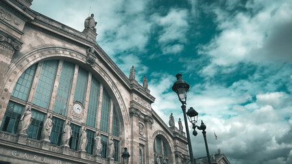 North Station in Paris with clouds - obrazy, fototapety, plakaty