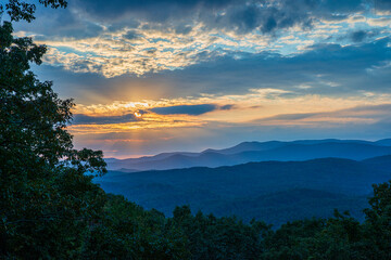 Fototapeta na wymiar Sun Setting Over the Smoky Mountains