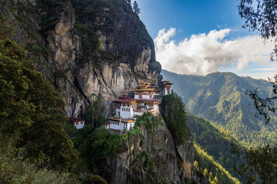 Scenic view of the sacred Paro Taktsang monastery (Tiger&rsquo;s Nest buddhist temple) on the cliffside of Paro valley in Bhutan