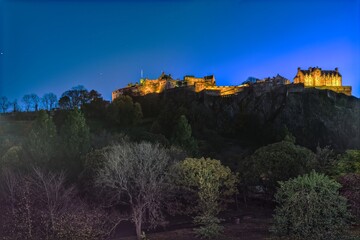 Iconic Edinburgh: City Center with Majestic Castle Backdrop