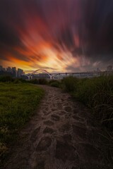 Caiyuanba Yangtze River Bridge, night view of the bridge in Chongqing, long exposure photography, first-tier cities in China (text translation: Chongqing Small Commodity Building)