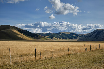 Fine estate nel Parco Nazionale dei Monti Sibillini - Castelluccio di Norcia - Umbria e Marche