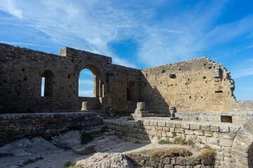 Fototapeta premium vista del bonito castillo abadía de Loarre en la provincia de Huesca, España 
