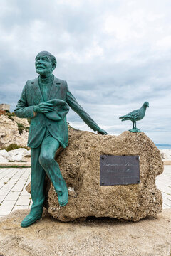 Statue of the poet Vincenzo Licata in Sciacca, Sicily, Italy