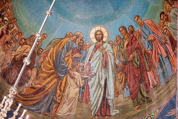 Naklejka premium Feeding the multitude. Fresco