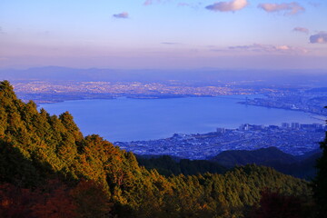 比叡山から見る琵琶湖の紅葉と夕景