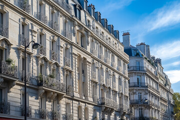 Fototapeta premium Paris, beautiful facades in the 7e arrondissement, rue de Solferino 
