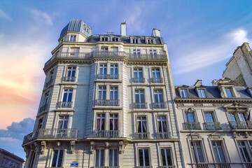 Fototapeta na wymiar Paris, beautiful facades in the 7e arrondissement, rue de Solferino 