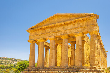 Naklejka premium Temple of Concordia in Valley of the Temples. Archaeological site in Agrigento at Sicily, Italy, Europe.