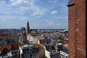 Fototapeta na wymiar Walking around the historic town of wroclaw