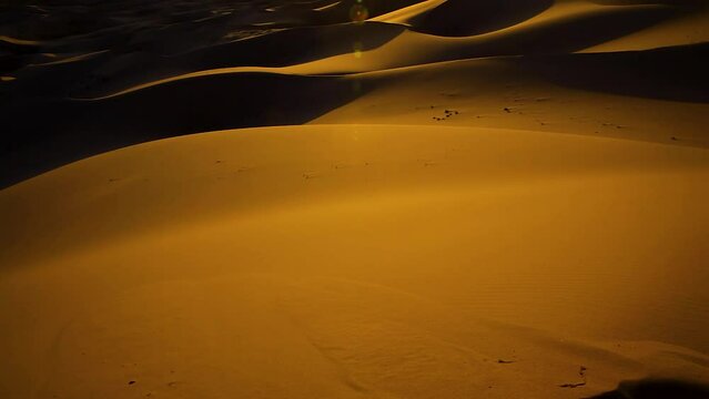 Sand dunes with sun, sunset, Khongor, Gobi Desert, Mongolia, Asia