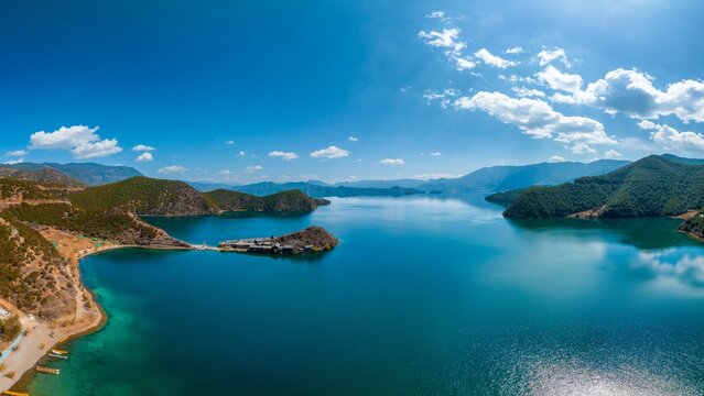 Sichuan lugu lake scenery