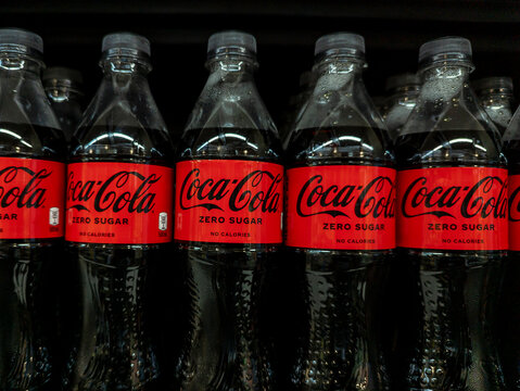 500 ml PET bottles of Coke Zero soda for sale at the supermarket.