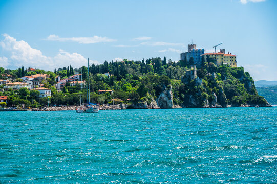 
Between sea and lagoon. Sailing trip between the Marano lagoon and the Gulf of Trieste.