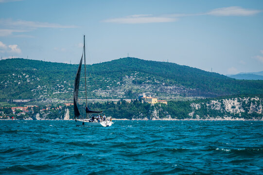 
Between sea and lagoon. Sailing trip between the Marano lagoon and the Gulf of Trieste.