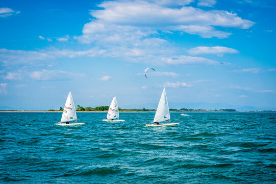 
Between sea and lagoon. Sailing trip between the Marano lagoon and the Gulf of Trieste.