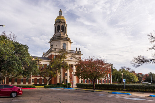 Beautiful Pat Neff Hall in the Baylor University in Waco, Texas