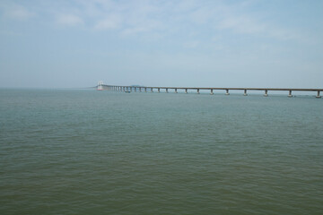 Obraz premium bridge over the sea