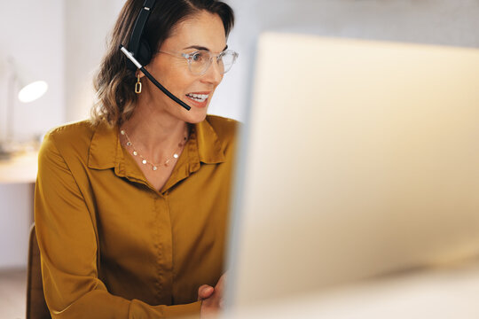 Call center operator offering travel consultation services