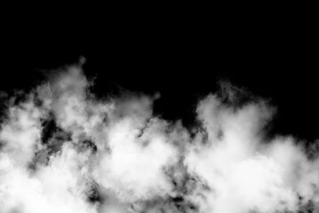 Biały dym, jasna chmura, na czarnym tle © markstudio2008
