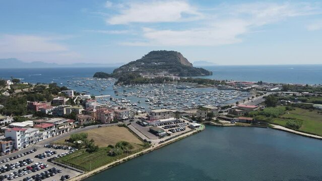 In the municipality of Bacoli, lake Miseno is an ancient volcanic crater, then invaded by sea water