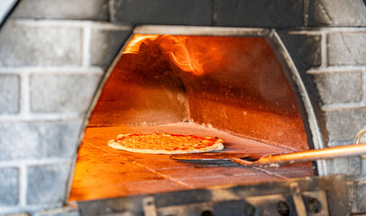 wood fired pizza oven - 646467158