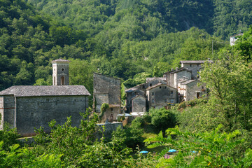 Fototapeta na wymiar Isolasanta, village along the road of Arni, from Garfagnana to Alpi Apuane