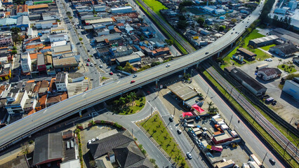 Visão aérea do viaduto no bairro de Brás Cubas em Mogi das Cruzes SP Brasil