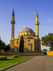 Fototapeta na wymiar Alley of Martyrs Mosque, Baku