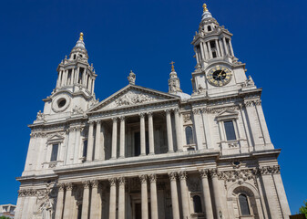 A view of the facade of St.Paul's cathedral 