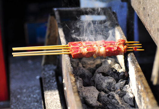 arrosticini carne alla griglia Stock Photo