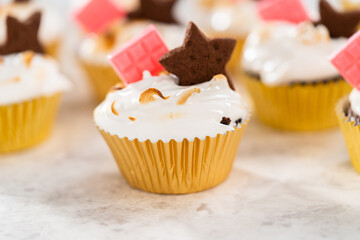 S'mores cupcakes