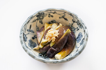 蒸してショウガを乗せた茄子