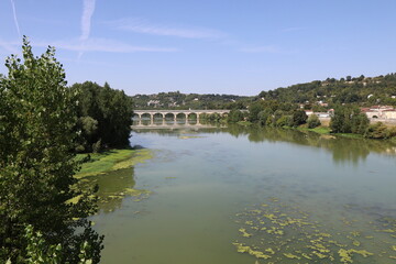 Le fleuve la Garonne, ville de Agen, département du Lot et Garonne, France