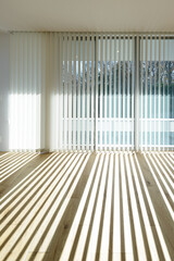 陽の光が差し込む窓