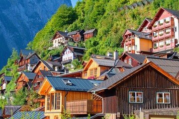 Fototapeta na wymiar Hallstatt, Austria - beautiful view on the rural houses of famous Austrian Alpine town.