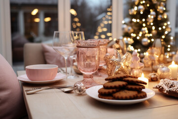 Obraz na płótnie Canvas Christmas luxury table decoration with Christmas cookies