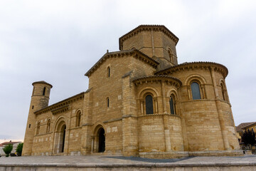 Obraz premium Romanesque church of San Martín de Tours (11th century). It is considered one of the main prototypes of European Romanesque. Fromista, Palencia, Spain.