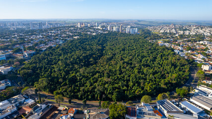 Maringá, vista aérea da cidade de maringá, paraná, brasil. Catedral de Maringá, Parque do Ingá.